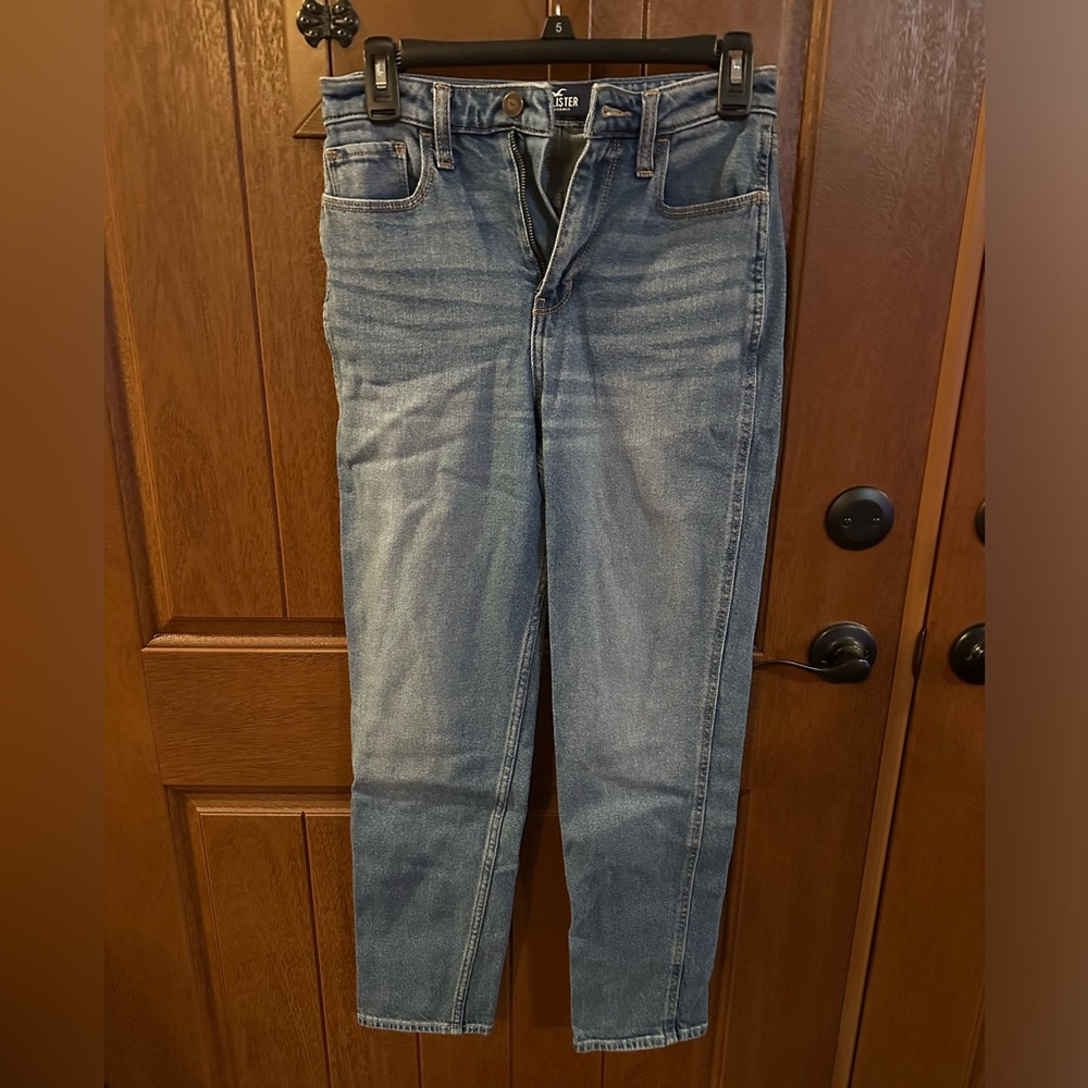 Hollister ultra high rise mom jean